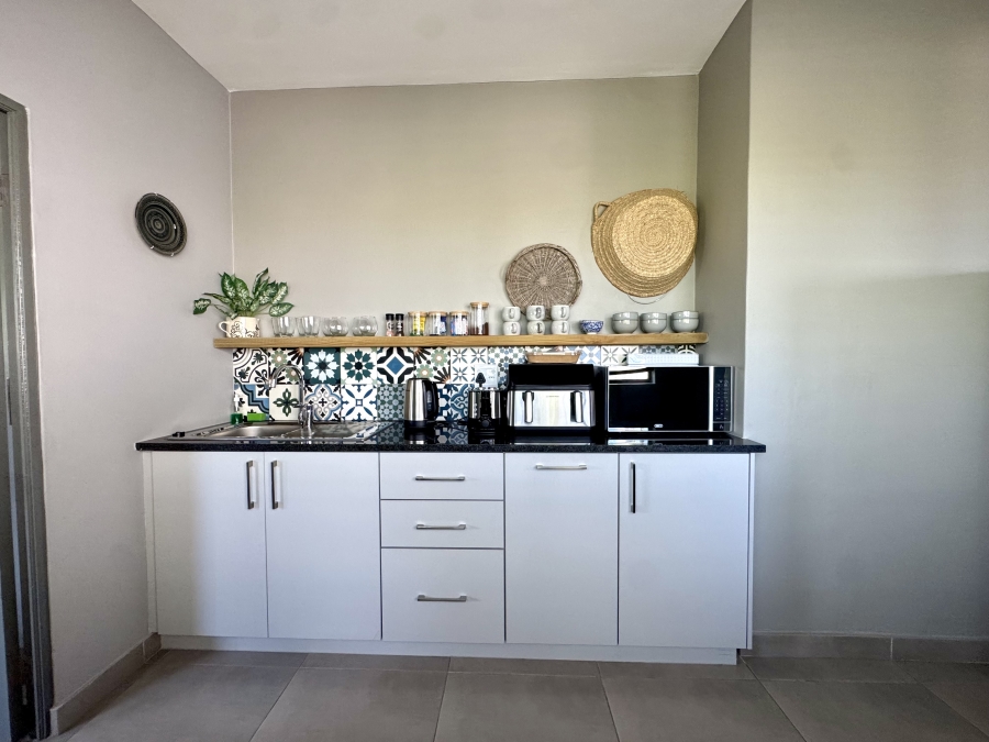 To Let 1 Bedroom Property for Rent in Burgundy Estate Western Cape